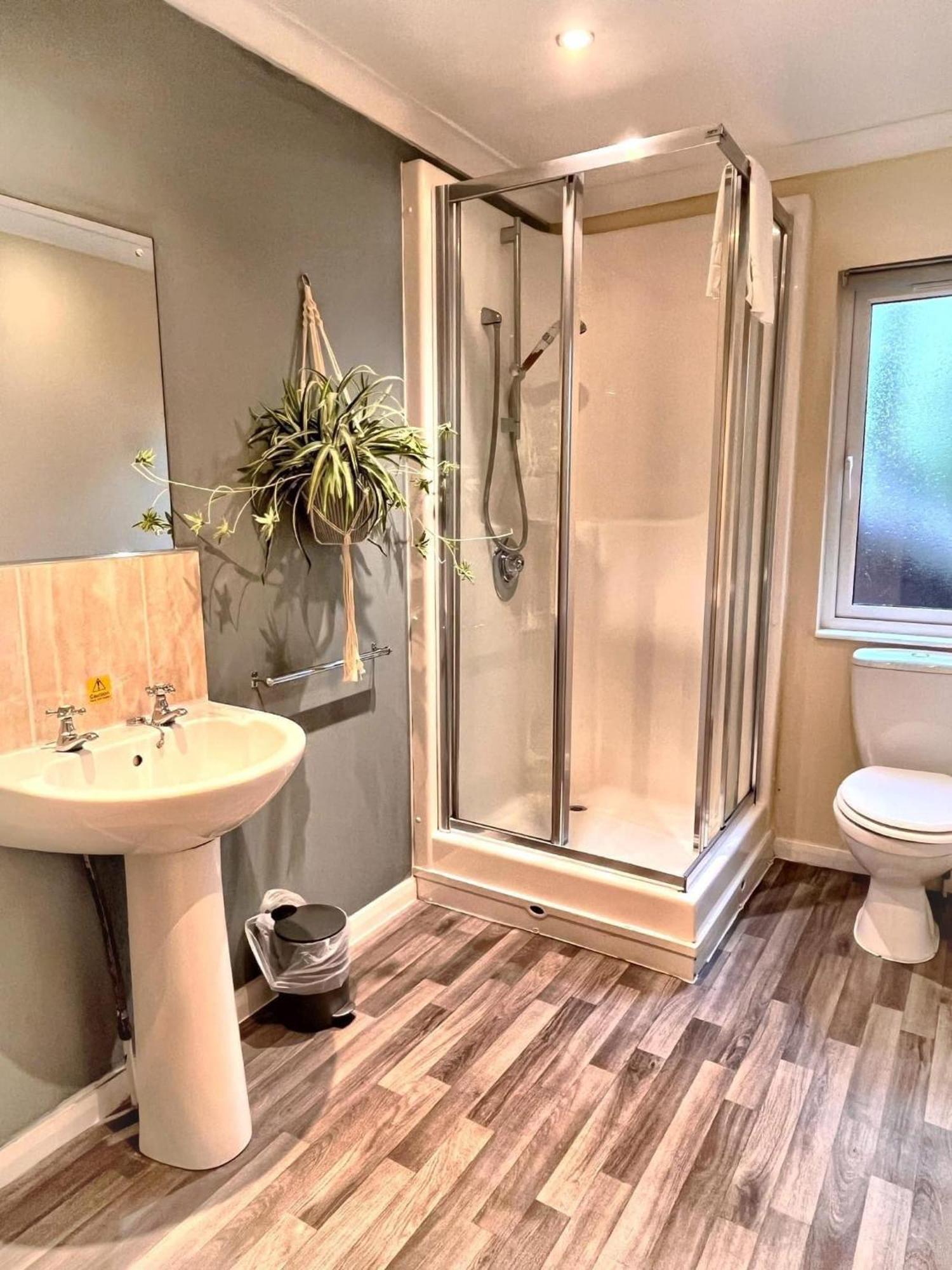 Welsh Villa-Hot Tub-Tenby-Carmarthen-Forestsetting Bagian luar foto